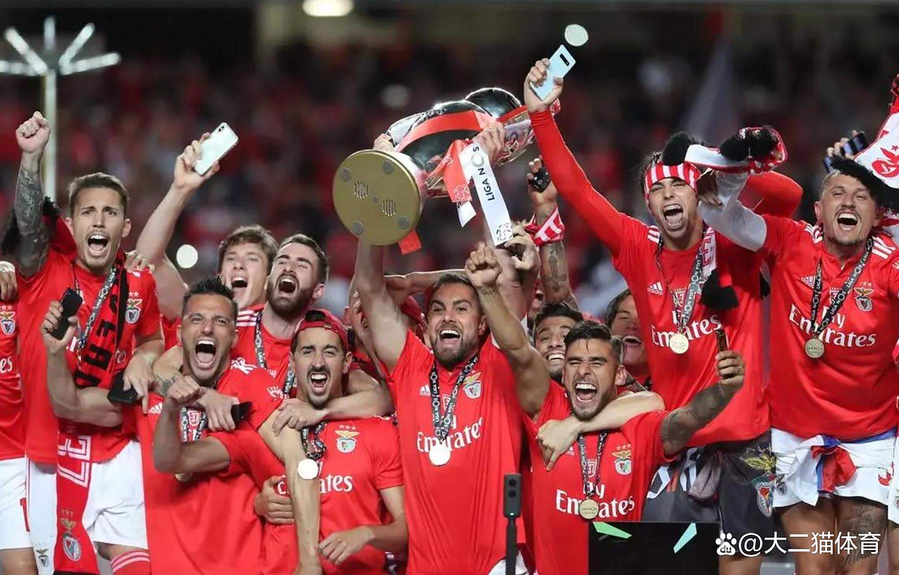 关于欧超杯转会期再迎强敌，本菲卡队长鼓劲，主帅态度——压力陡增，球队文化再被提及的信息